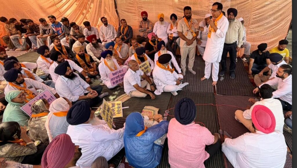 ਹਲਕਾ ਕੇਂਦਰੀ ਚ ਅਮਿਤ ਗੋਸਾਈ ਦੀ ਅਗਵਾਈ ਵਿੱਚ ਸ਼੍ਰੋਮਣੀ ਅਕਾਲੀ ਦਲ ਵਲੋਂ ਬਿਜਲੀ ਕਟਾਂ ਵਿਰੁੱਧ ਰੋਸ ਧਰਨਾ