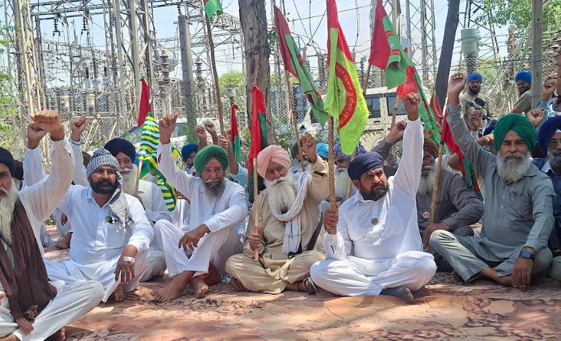 ਬਿਜਲੀ ਕੱਟਾਂ ਵਿਰੁੱਧ ਬੀਕੇਯੂ ਕ੍ਰਾਂਤੀਕਾਰੀ ਨੇ ਦੋ ਐਕਸੀਅਨਾਂ ਦੇ ਦਫ਼ਤਰਾਂ ਅੱਗੇ ਲਾਇਆ ਧਰਨਾ : ਜਗਮੋਹਣ ਕੰਗ*