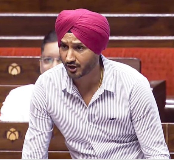 ਪੰਜਾਬ ਸਰਕਾਰ ਨੇ ਹਰਭਜਨ ਸਿੰਘ ਦੀ ਸੁਰੱਖਿਆ ਲਈ ਵਾਪਸ, ਕੇਂਦਰ ਸਰਕਾਰ ਨੇ ਘਰ ਦੇ ਬਾਹਰ ਤੈਨਾਤ ਕੀਤੇ ਸੀਆਰਪੀਐਫ ਦੇ ਜਵਾਨ