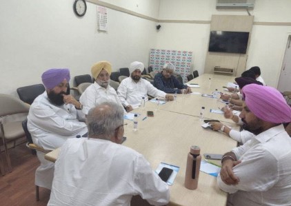 ਆਉਣ ਵਾਲੀਆਂ ਚੋਣਾਂ ਦੀ ਰਣਨੀਤੀ ਤੈਅ ਕਰਨ ਸਬੰਧੀ ਪੰਜਾਬ ਕਾਂਗਰਸ ਦੀ ਸੀਨੀਅਰ ਲੀਡਰਸ਼ਿਪ ਦੀ ਮੀਟਿੰਗ ਹੋਈ