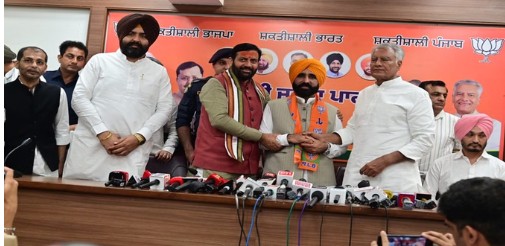 ਭਗਵੰਤ ਮਾਨ ਦੇ ਭਰਾ ਗਿਆਨ ਸਿੰਘ ਮਾਨ ਭਾਜਪਾ ’ਚ ਹੋਏ ਸ਼ਾਮਲ, ਸੁਨੀਲ ਜਾਖੜ ਨੇ ਕੀਤਾ ਸਵਾਗਤ