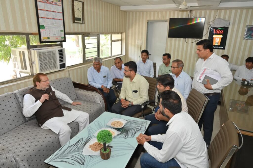 हरियाणा कैबिनेट मंत्री डॉ अरविंद शर्मा ने वीटा प्लांट सिरसा का औचक निरीक्षण कर जांचीं व्यवस्थाएं