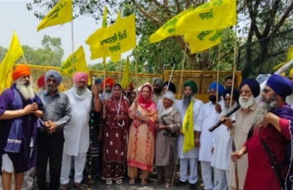 ਨਵਜੋਤ ਕੌਰ ਸਿੱਧੂ ਨੇ ਬੰਦੀ ਸਿੰਘਾਂ ਦੇ ਹੱਕ ’ਚ ਮਾਰਿਆ ਹਾਅ ਦਾ ਨਾਅਰਾ, ਸੀਐਮ ਦੀ ਕੋਠੀ ਵੱਲ ਕੂਚ ਕਰ ਰਹੇ ਕਾਫਲੇ ’ਚ ਕੀਤੀ ਸ਼ਮੂਲੀਅਤ
