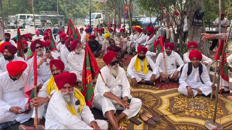 ਸਾਬਕਾ ਸੈਨਿਕ ਕ੍ਰਾਂਤੀ ਕਾਰੀ ਯੂਨੀਅਨ ਵੱਲੋਂ ਥਾਪਰ ਯੂਨਿਵਰਸਿਟੀ ਦੇ ਗੇਟ ਅੱਗੇ ਧਰਨਾ ਜਾਰੀ