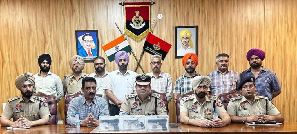 ਲੁਧਿਆਣਾ ਵਿੱਚ ਟਾਰਗੇਟ ਸ਼ੂਟਿੰਗ ਦੀਆਂ ਸੰਭਾਵੀ ਕੋਸ਼ਿਸ਼ਾਂ ਨਾਕਾਮ; ਅੱਤਵਾਦੀ-ਗੈਂਗਸਟਰ ਨੈਟਵਰਕ ਨਾਲ ਸਬੰਧਤ ਦੋ ਮੁਲਜ਼ਮ 3 ਪਿਸਤੌਲਾਂ ਸਣੇ ਕਾਬੂ