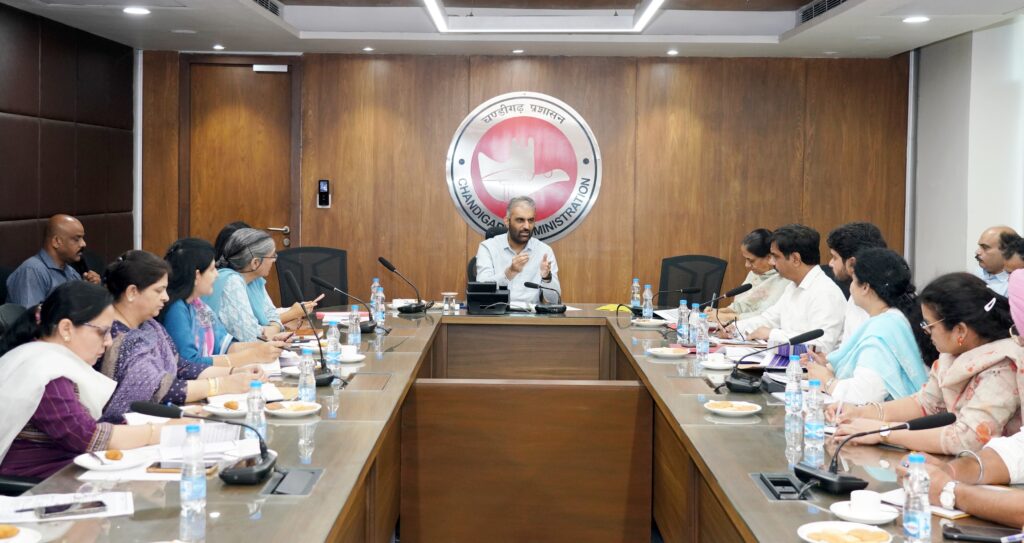 स्वास्थ्य सचिव ने एनएचएम कार्यक्रमों की समीक्षा की, डिजिटल स्वास्थ्य सेवाओं और स्वास्थ्य अवसंरचना को सुदृढ़ करने के दिए निर्देश