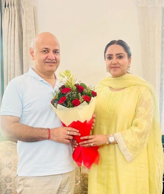 ਮੋਗਾ ਨਗਰ ਨਿਗਮ ਚੋਣਾਂ ’ਚ ਸ਼ਾਨਦਾਰ ਜਿੱਤ ਮਗਰੋਂ ਵਿਧਾਇਕਾ ਡਾ. ਅਮਨਦੀਪ ਕੌਰ ਅਰੋੜਾ ਦੀ ਮਨੀਸ਼ ਸਿਸੋਦੀਆ ਨਾਲ ਮੁਲਾਕਾਤ