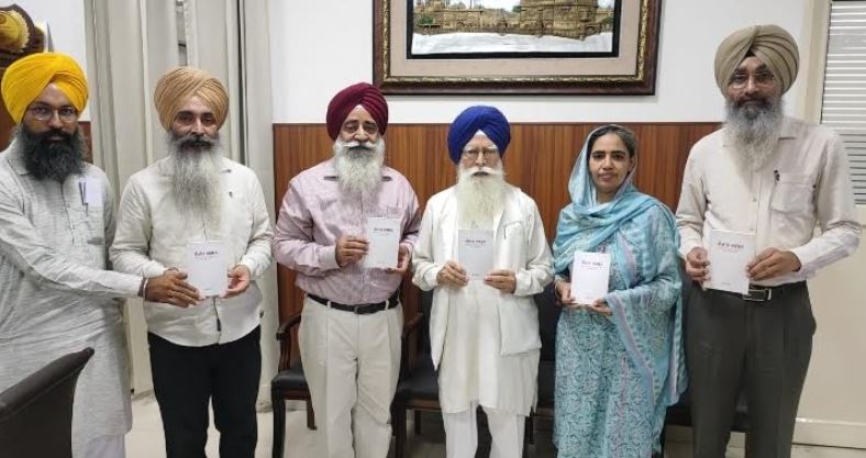 ਵਿਸ਼ਵ ਧਰਮ ਦੇ ਸਰੋਤ ਗ੍ਰੰਥਾਂ ਨੂੰ ਗੁਰਬਾਣੀ ਦੀ ਲੋਅ ਵਿੱਚ ਸਮਝਣਾ ਸਮੇਂ ਦੀ ਵੱਡੀ ਲੋੜ : ਪ੍ਰੋਫੈਸਰ ਕਿਰਪਾਲ ਸਿੰਘ ਬਡੂੰਗਰ