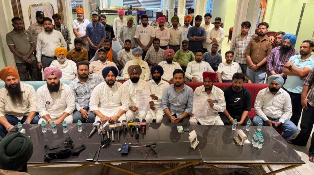 ਪ੍ਰਸ਼ਾਸਨ ਦਬਾਅ ਹੇਠ ਸੁਚੱਜੀ ਕਾਰਵਾਈ ਤੋਂ ਪਾਸਾ ਵੱਟ ਰਿਹਾ ਹੈ : ਦਲਿਤ ਆਗੂ