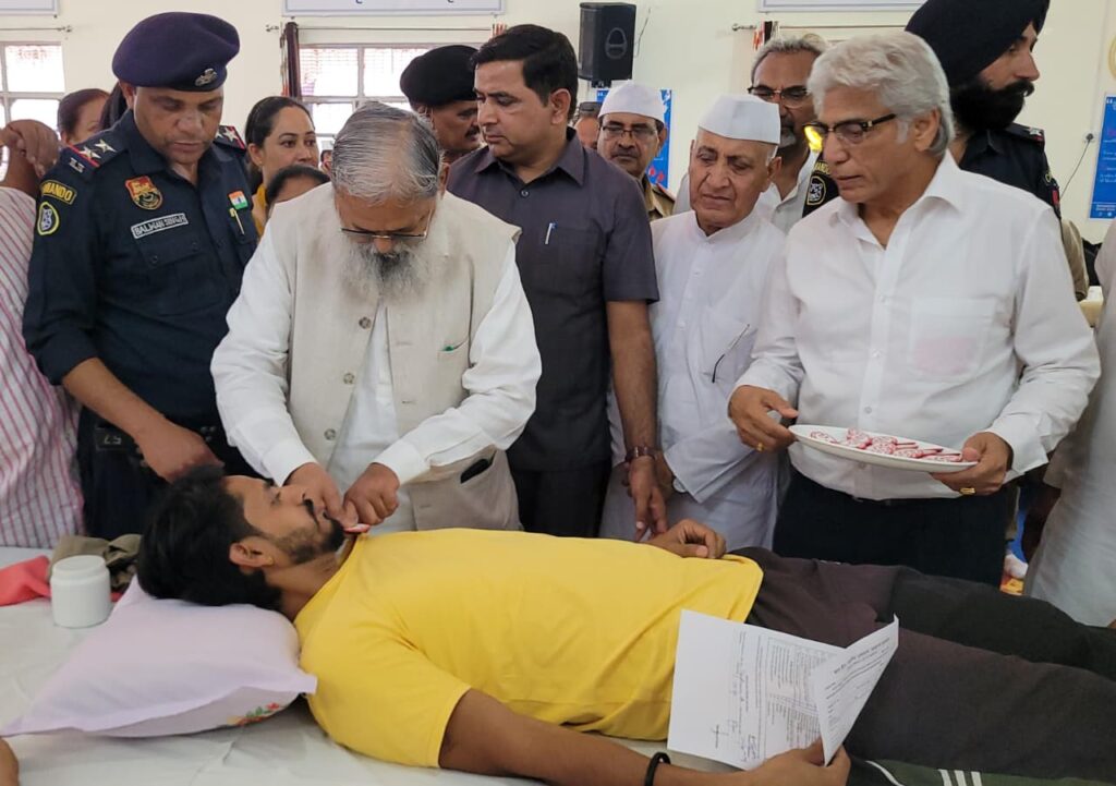 रक्त का कोई कारखाना नहीं होता और न ही इसे कृत्रिम रूप से तैयार किया जा सकता-अनिल विज