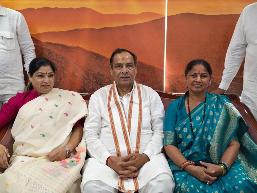 उषा प्रियदर्शी और मीना परमार ने भाजपा के पूर्व प्रदेश अध्यक्ष मोहन लाल बड़ौली की उपस्थिति में संभाला पदभार
