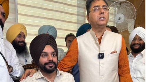 ਸਰਬਜੀਤ ਸਿੰਘ ਸਮਾਣਾ ਮੋਹਾਲੀ ਨਗਰ ਨਿਗਮ ਦੇ ਮੇਅਰ ਨਿਯੁਕੱਤ, ਆਰਪੀ ਸ਼ਰਮਾ ਸੀਨੀਅਰ ਡਿਪਟੀ ਮੇਅਰ ਅਤੇ ਸਾਬਕਾ ਮੀਤ ਪ੍ਰਧਾਨ ਹਰਪਾਲ ਸਿੰਘ ਚੰਨਾ ਨੂੰ ਡਿਪਟੀ ਮੇਅਰ ਥਾਪਿਆ