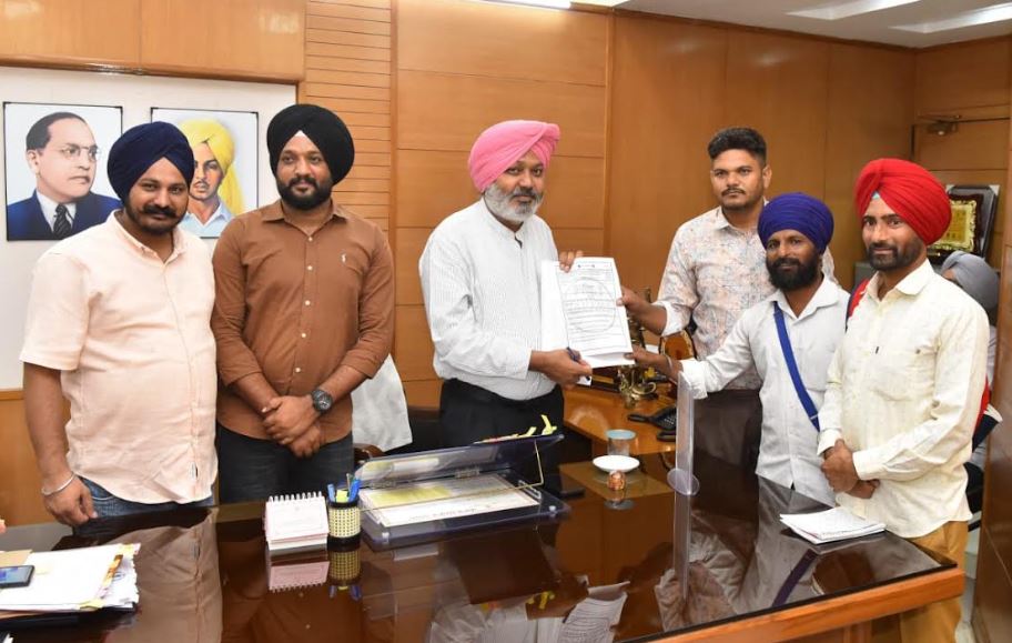 ਵਿੱਤ ਮੰਤਰੀ ਹਰਪਾਲ ਸਿੰਘ ਚੀਮਾ ਵੱਲੋਂ ਸਮਾਜਿਕ ਸੁਰੱਖਿਆ ਵਿਭਾਗ ਨੂੰ ਆਂਗਣਵਾੜੀ ਵਰਕਰਾਂ ਲਈ ਘੱਟੋ-ਘੱਟ 60 ਲੱਖ ਰੁਪਏ ਦਾ ਜੀਵਨ ਬੀਮਾ ਯਕੀਨੀ ਬਣਾਉਣ ਦੇ ਨਿਰਦੇਸ਼