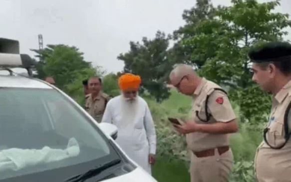‘ਦਿੱਲੀ ਮਾਰਚ’ ਤੋਂ ਪਹਿਲਾਂ ਬੀਕੇਯੂ ਪ੍ਰਧਾਨ ਚਾਡੂਨੀ ਨੂੰ 152ਡੀ ਐਕਸਪ੍ਰੈਸਵੇਅ ਤੋਂ ਹਿਰਾਸਤ ’ਚ ਲਿਆ
