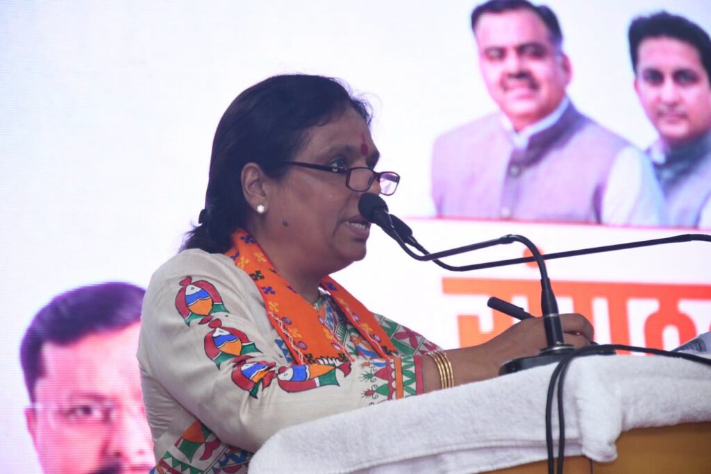 29 जुलाई को गुरु पूर्णिमा के अवसर पर सभी कार्यकर्ता संत-महात्माओं और गुरुओं के चरण स्पर्श कर उनका आशीर्वाद लें: डा. अर्चना गुप्ता