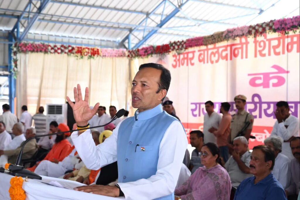 शहीदों के सपनों का भारत बनाने के लिए एकजुट होकर करें काम- नवीन जिन्दल