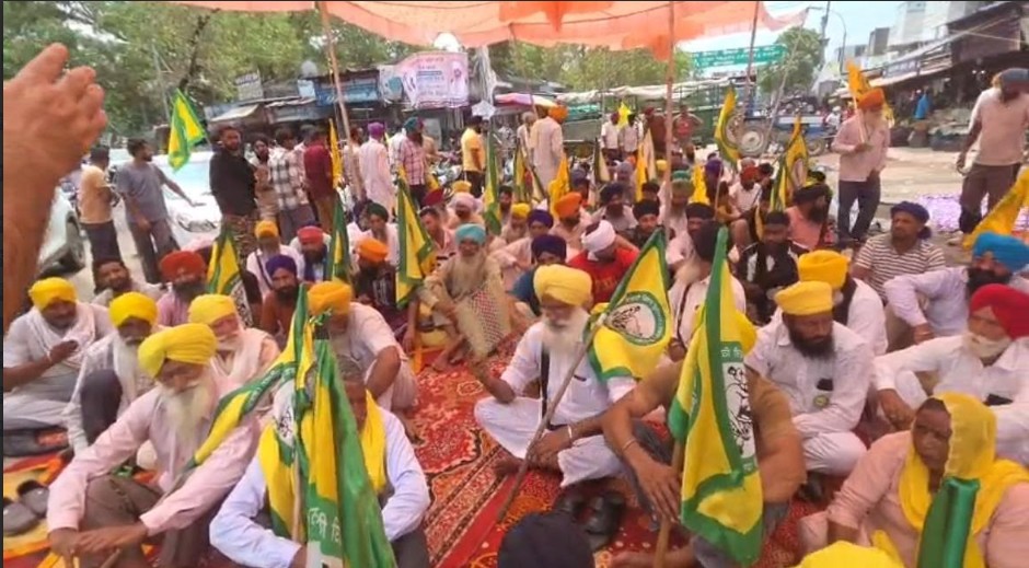 ਗੰਨੇ ਦੇ ਬਕਾਏ, ਖੇਤੀ ਵਪਾਰ ਸੰਧੀ ਤੇ ਕਿਸਾਨੀ ਮੰਗਾਂ ਨੂੰ ਲੈ ਕੇ ਕਿਸਾਨਾਂ ਦਾ ਤਿੰਨ ਘੰਟੇ ਚੱਕਾ ਜਾਮ
