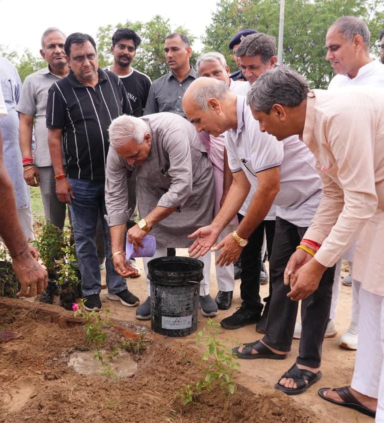 आने वाली पीढ़ियों के लिए प्राकृतिक संसाधनों का संरक्षण सुनिश्चित करने के लिए पौधरोपण जरूरी: मंत्री रणबीर गंगवा