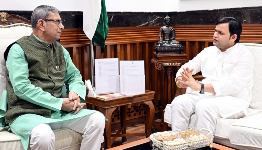 हरियाणा के राज्यपाल ने स्पोर्ट्स इंफ्रास्ट्रक्चर की समीक्षा की, सभी विश्वविद्यालयों में आधुनिक खेल सुविधाएं विकसित करने के दिए निर्देश