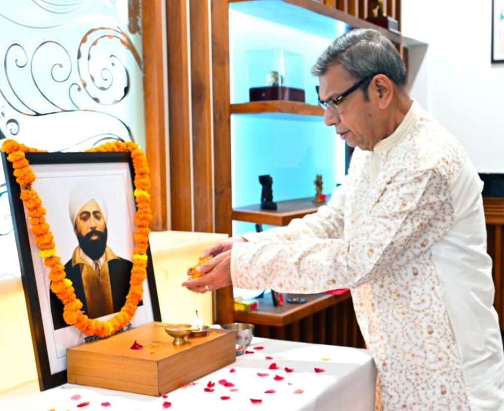 हरियाणा के राज्यपाल ने शहीद उधम सिंह के शहीदी दिवस पर अर्पित की पुष्पांजलि