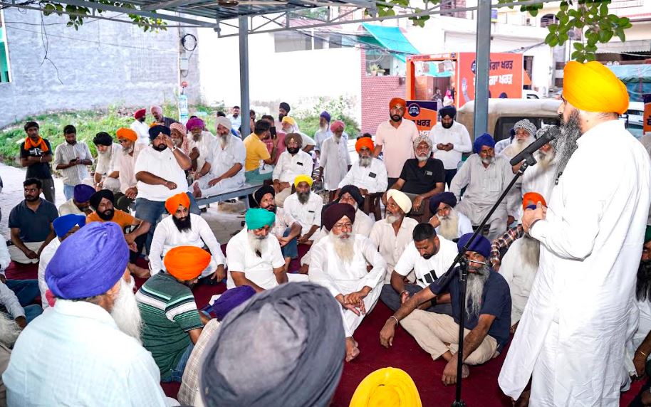 ਅਕਾਲੀ ਆਗੂ ਖੇੜਾ ਵਲੋਂ ਖਰੜ-ਲਾਂਡਰਾ ਸੜਕ ਉਤੇ ਲਗਾਏ ਜਾ ਰਹੇ ਇੰਟਰਲਾਕ ਟਾਇਲਾਂ ਦੇ ਫੈਸਲੇ ਤੇ ਲਗਾਏ ਦੋਸ