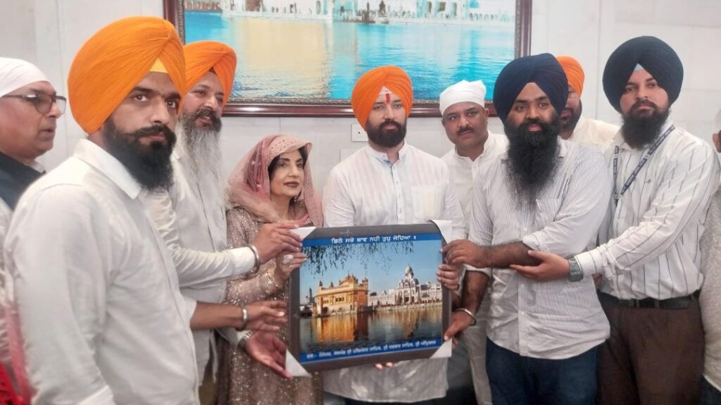 ਪਰਿਵਾਰ ਸਮੇਤ ਸ੍ਰੀ ਹਰਿਮੰਦਰ ਸਾਹਿਬ ਨਤਮਸਤਕ ਹੋਏ ਚਿਰਾਗ ਪਾਸਵਾਨ, ਸਰਬੱਤ ਦੇ ਭਲੇ ਦੀ ਅਰਦਾਸ ਕੀਤੀ