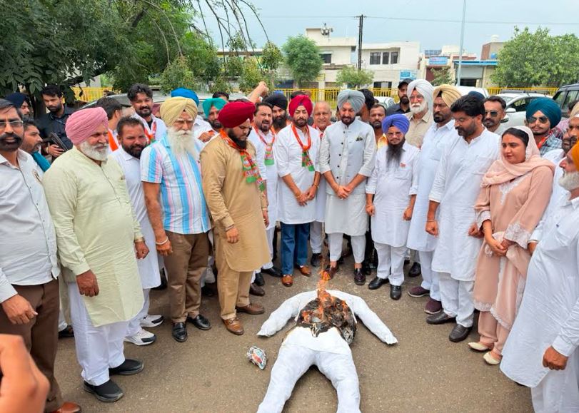 ਮੋਗਾ ’ਚ ਭਾਜਪਾ ਯੁਵਾ ਮੋਰਚਾ ਵੱਲੋਂ ਪੰਜਾਬ ਸਰਕਾਰ ਖ਼ਿਲਾਫ਼ ਜ਼ੋਰਦਾਰ ਰੋਸ ਪ੍ਰਦਰਸ਼ਨ