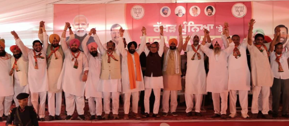 ਪੰਜਾਬ ’ਚ ਭਾਜਪਾ ਦਾ ਵੱਡਾ ਇਕੱਠ, ਕੇਂਦਰੀ ਮੰਤਰੀ ਸ਼ਿਵਰਾਜ ਚੌਹਾਨ ਅਤੇ 3M ਨਾਇਬ ਸੈਣੀ ਨੇ ਕਿਸਾਨਾਂ ਨਾਲ ਕੀਤੀ ਅਹਿਮ ਗੱਲਬਾਤ