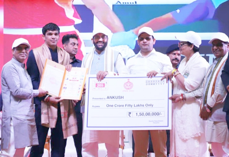 मुख्यमंत्री नायब सिंह सैनी ने राज्य स्तरीय समारोह में कॉमनवेल्थ गेम्स के पदक विजेताओं और प्रतिभागियों को किया सम्मानित