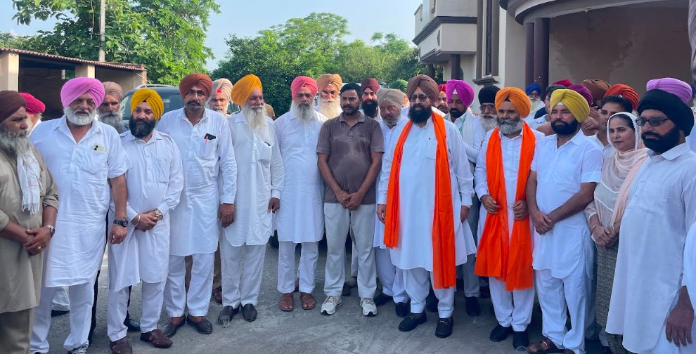 ਸ੍ਰੀ ਹਰਗੋਬਿੰਦਪੁਰ ਸਾਹਿਬ ਹਲਕੇ ਵਿੱਚ 2027 ਦੀਆਂ ਚੋਣਾਂ ਨੂੰ ਲੈ ਕੇ ਕਾਂਗਰਸ ਨੇ ਵਧਾਈ ਸਰਗਰਮੀ ਪ੍ਰਤਾਪ ਸਿੰਘ ਬਾਜਵਾ ਨੇ ਪਿੰਡ ਪੱਡੇ ਵਿਖੇ ਮੌਜੂਦਾ ਤੇ ਸਾਬਕਾ ਸਰਪੰਚਾਂ ਸਮੇਤ ਕਾਂਗਰਸੀ ਆਗੂਆਂ ਨਾਲ ਕੀਤੀ ਮੁਲਾਕਾਤ