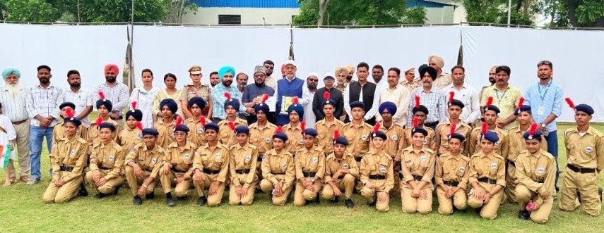ਸਟੂਡੈਂਟ ਪੁਲਿਸ ਕੈਡਿਟਾਂ ਨੇ ਸੁਤੰਤਰਤਾ ਦਿਵਸ ਸਮਾਰੋਹ ਵਿੱਚ ਭਰੀ ਜੋਸ਼ੀਲੀ ਹਾਜ਼ਰੀ, ਸਿਹਤ ਮੰਤਰੀ ਡਾ. ਬਲਬੀਰ ਸਿੰਘ ਵੱਲੋਂ ਸਨਮਾਨ