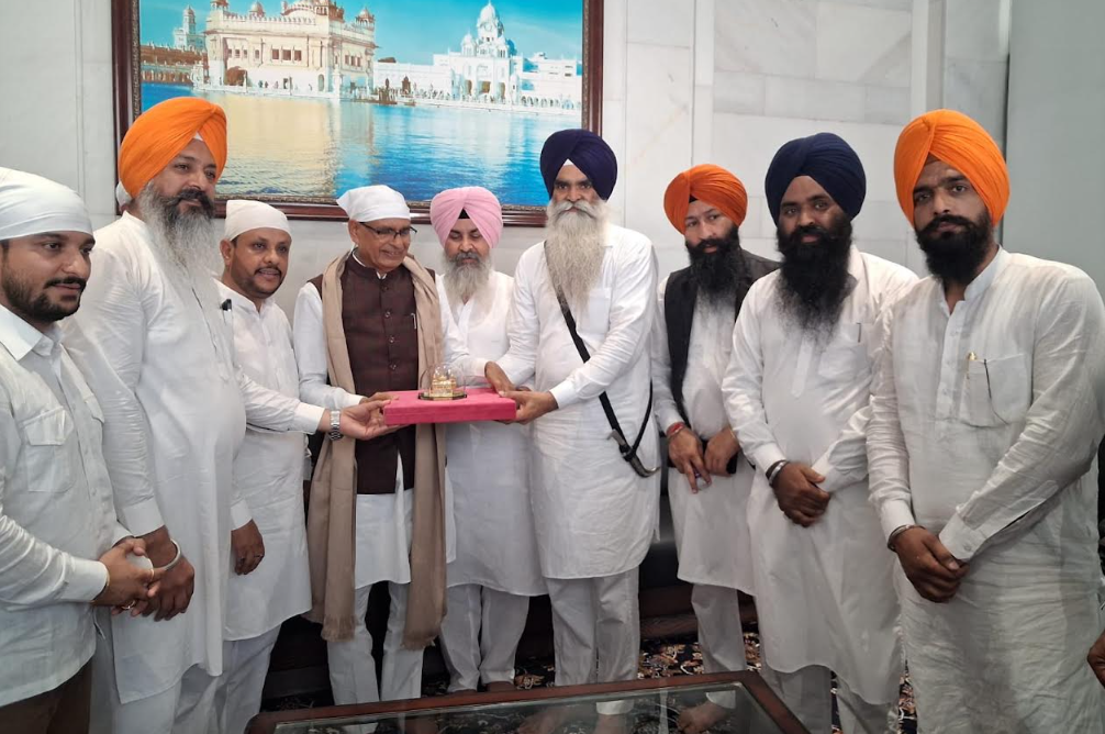 ਕੇਂਦਰੀ ਮੰਤਰੀ ਸ਼ਿਵਰਾਜ ਸਿੰਘ ਚੌਹਾਨ ਸ੍ਰੀ ਦਰਬਾਰ ਸਾਹਿਬ ਮੱਥਾ ਟੇਕਿਆ