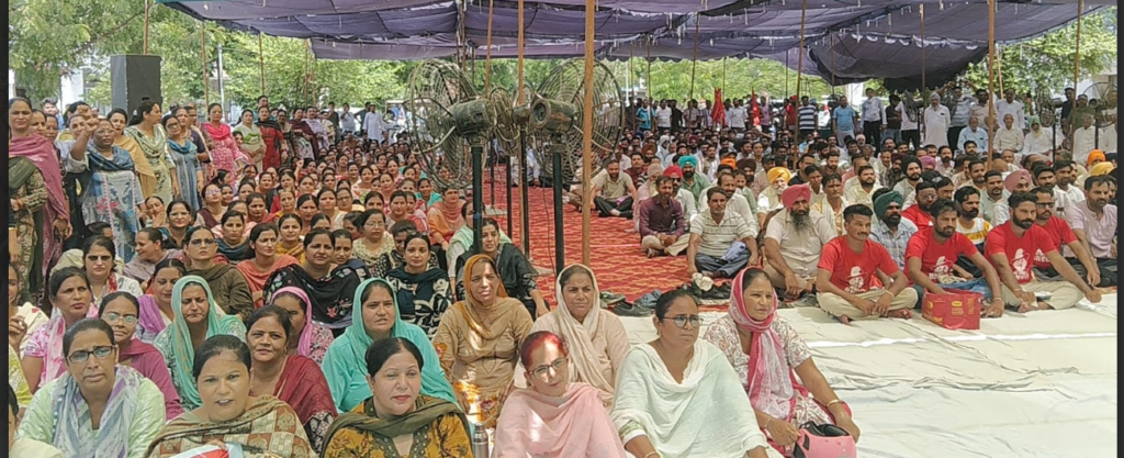 ਤਾਲਮੇਲ ਕਮੇਟੀ ਦੇ ਸੱਦੇ ’ਤੇ ਮੁੱਖ ਮੰਤਰੀ ਦੇ ਟਵੀਟ ਅਤੇ ਧਮਕੀ ਪੱਤਰ ਦੀਆਂ ਕਾਪੀਆਂ ਸਾੜੀਆਂ ਗਈਆਂ