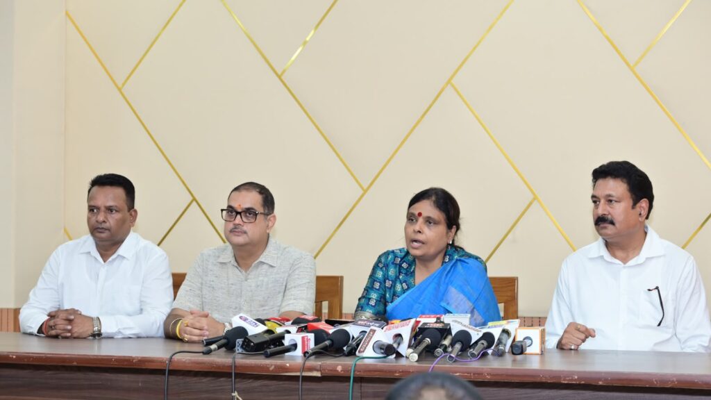 मुख्यमंत्री नायब सैनी 4 अगस्त मंगलवार को गुरुग्राम श्री शीतला माता मंदिर से 27 जिलों के लिए रवाना करेंगे 27 पवित्र मिट्टी के कलश